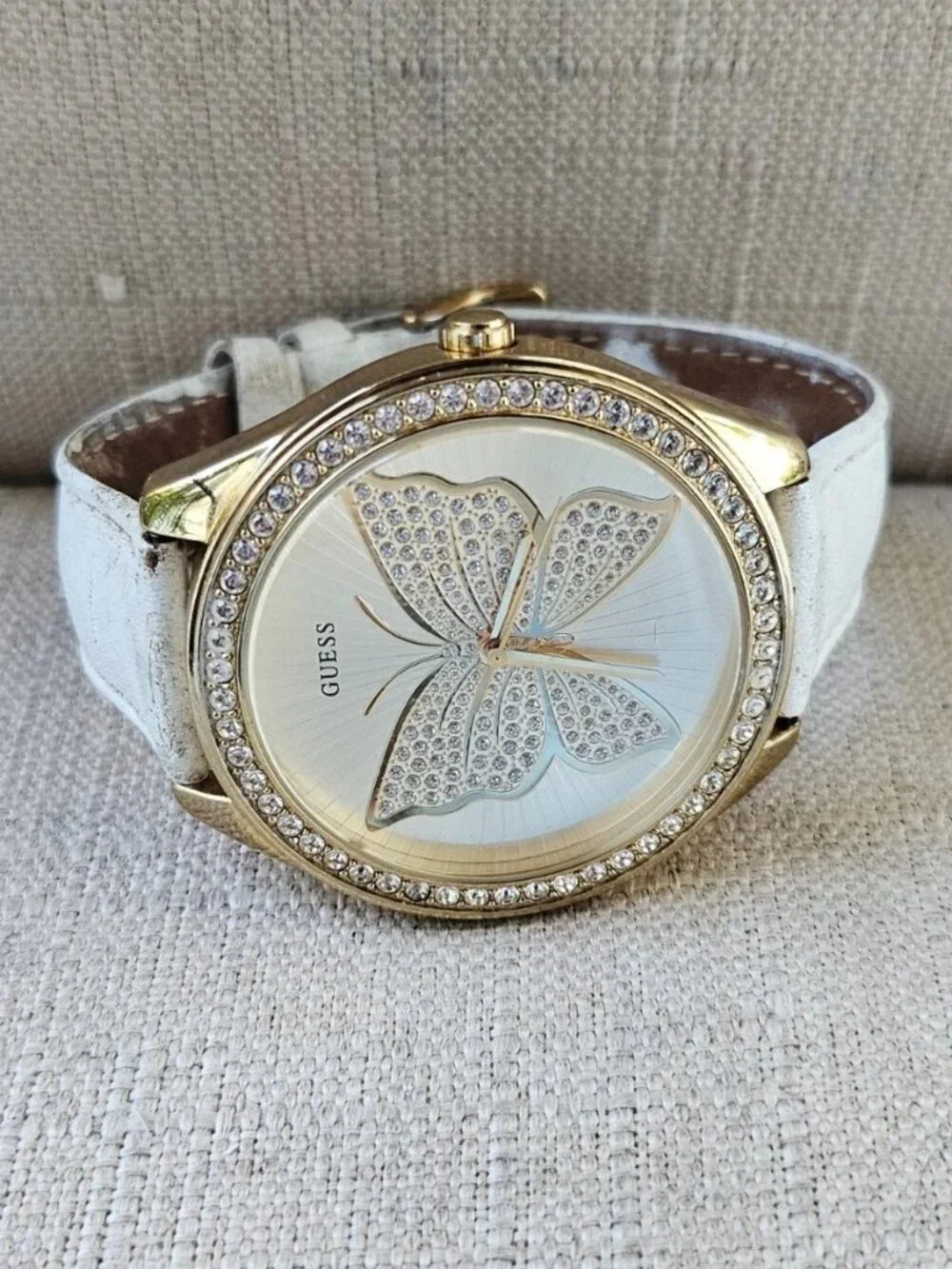 Vintage Guess Women Wristwatch Big Face Butterly Gold Tone Crystals Accent Bezel